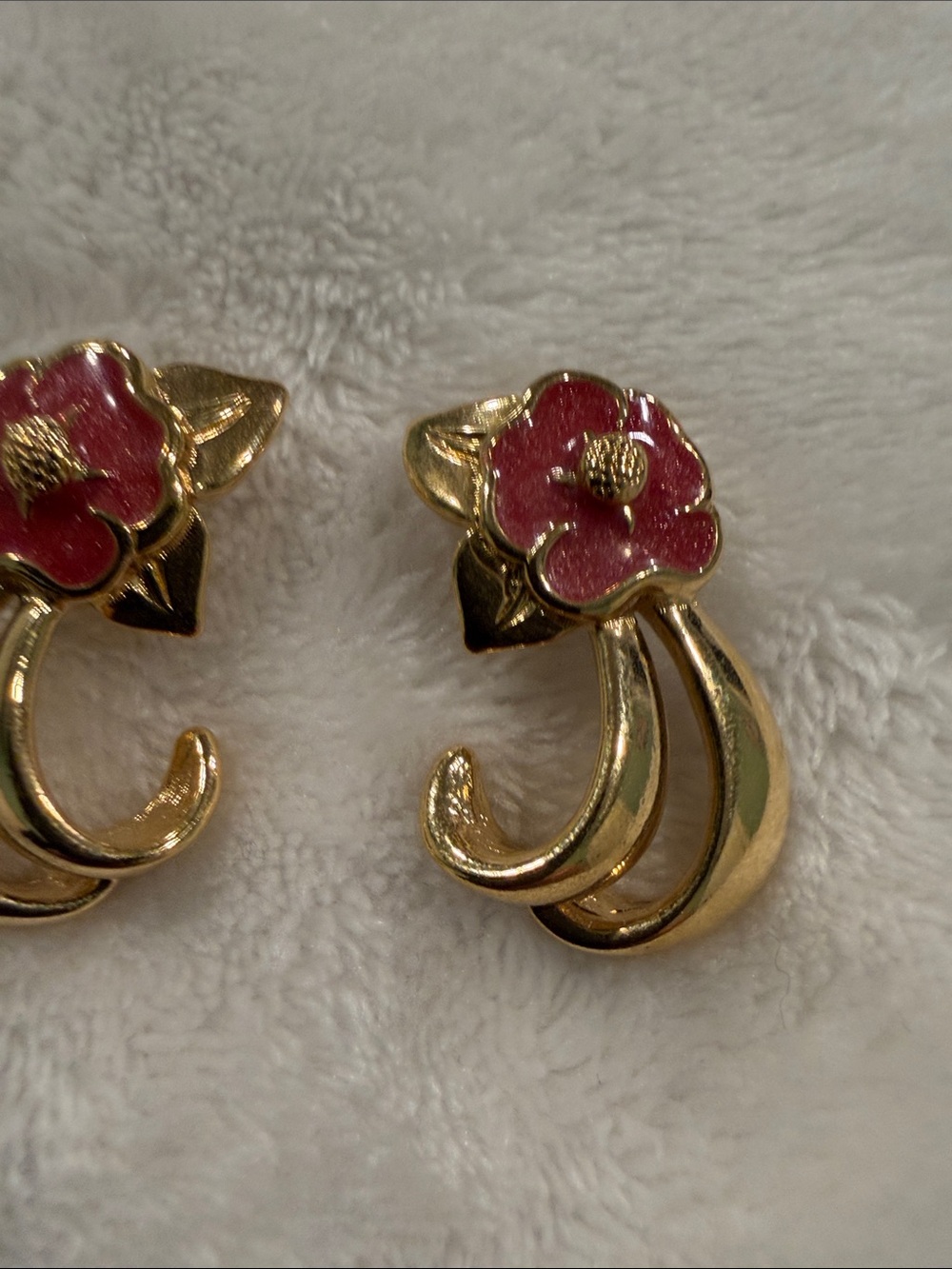Avon Gold-Tone Earrings with Pink Enamel Hibiscus Flowers
